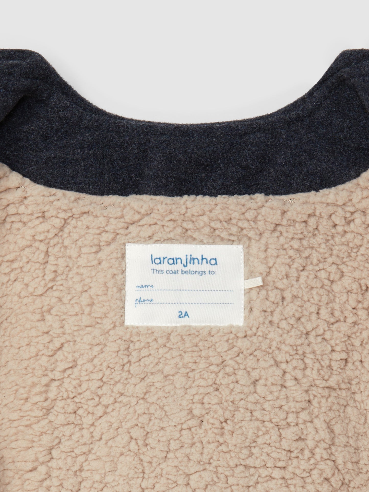 Sobretudo gola detalhe boleado e bolsos - Laranjinha