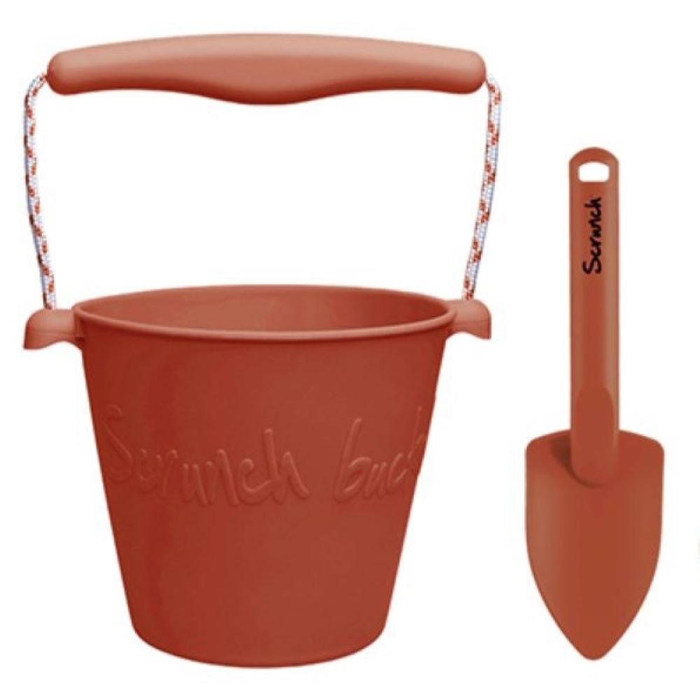 Seau de plage en silicone rouillé avec pelle - Scrunch