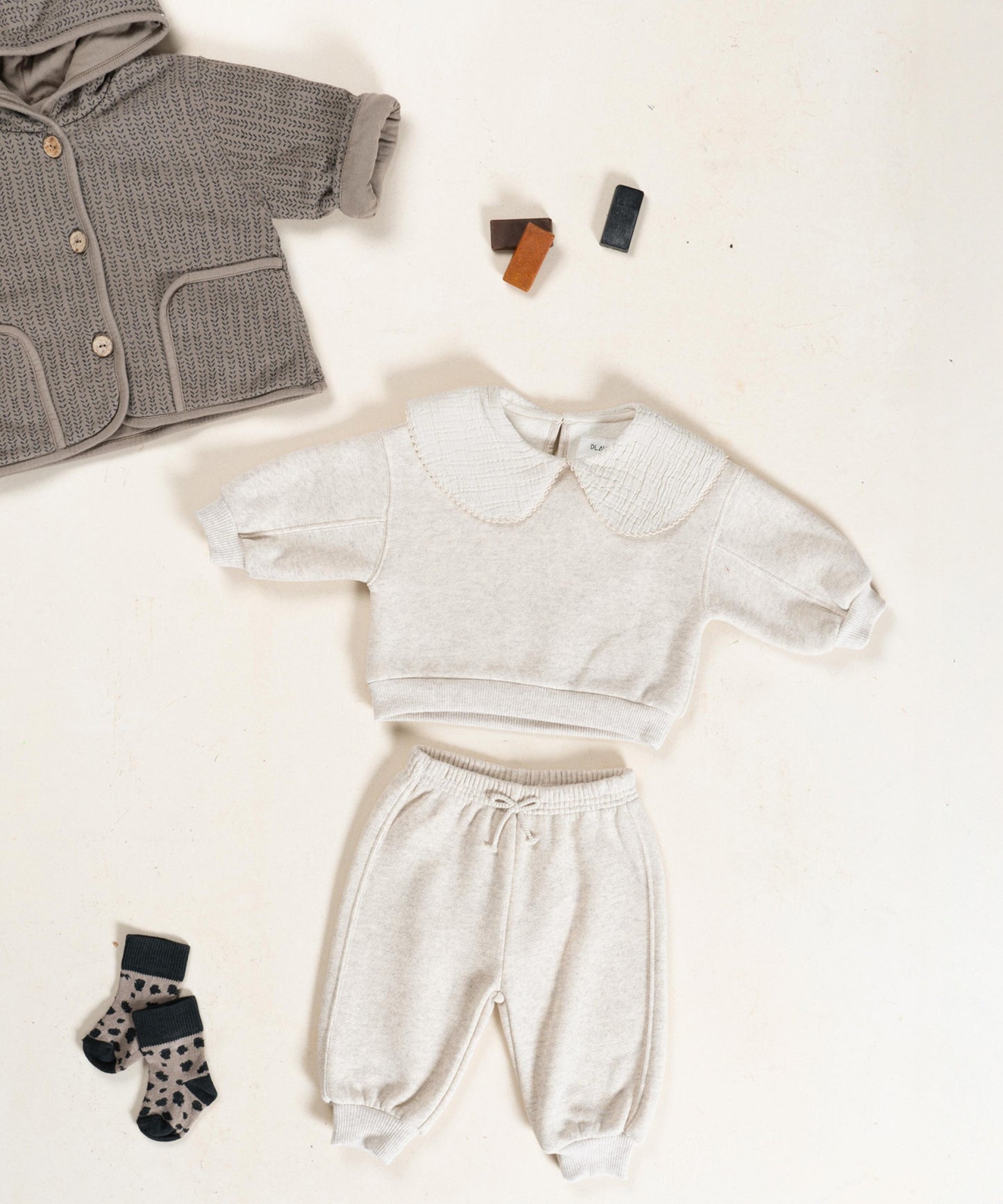 Conjunto de Malha Camisola com gola e Calças com cinto elástico - Play Up