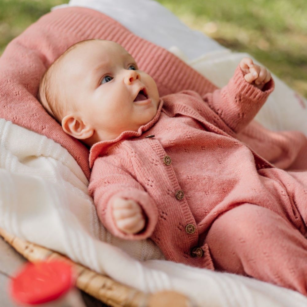 Babygrow Tricotado em Lã Pérola | TONES OF GARDENS IN WINTER - Wedoble