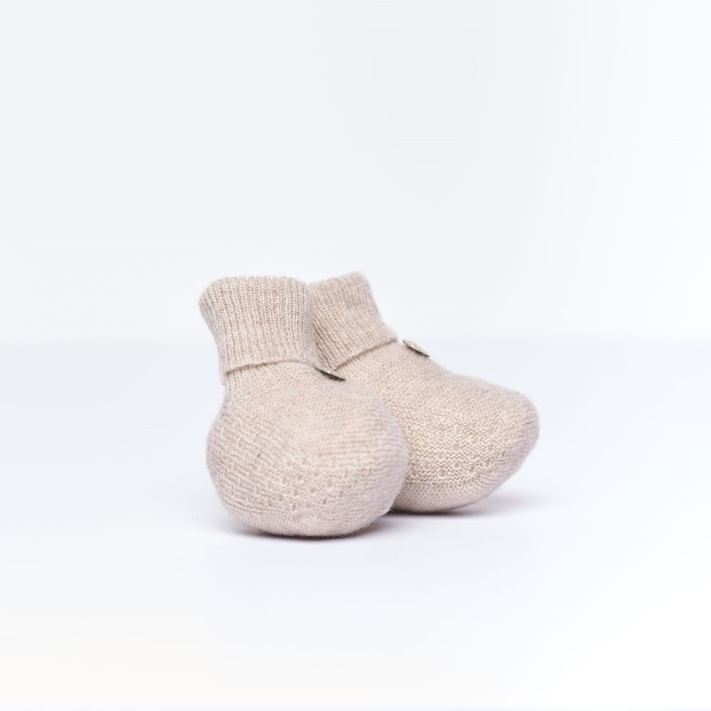 Carapins tricotados em lã merino e caxemira Beije | LITTLE LOVE - Wedoble