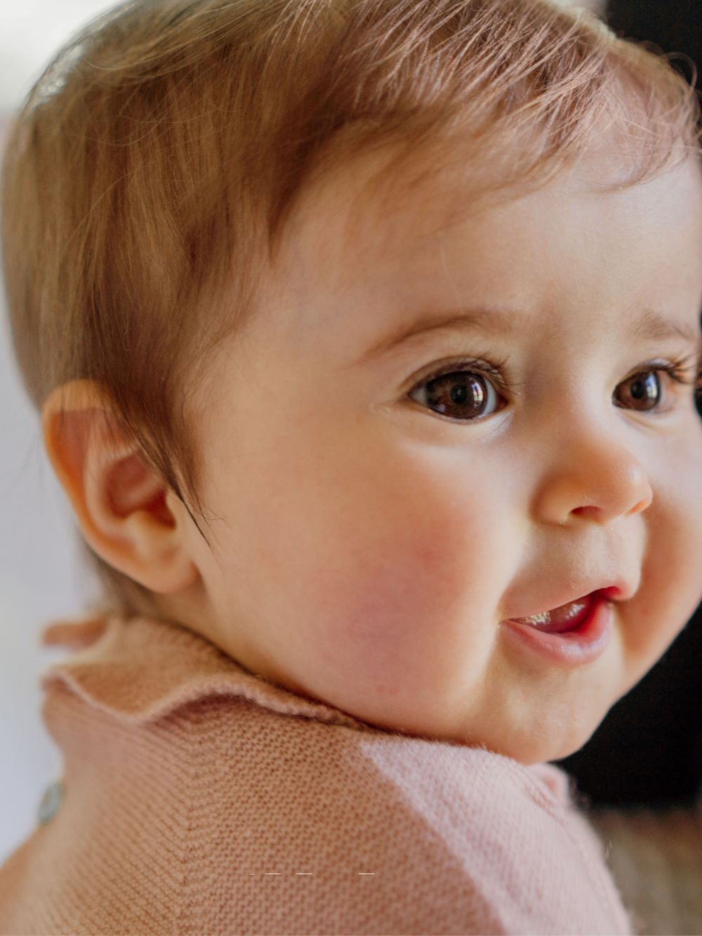 Vestido de manga comprida com tecido florido | LITTLE LOVE - Wedoble