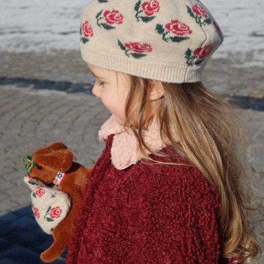 Peluche Cão Salsicha em caixa presente - Konges Slojd