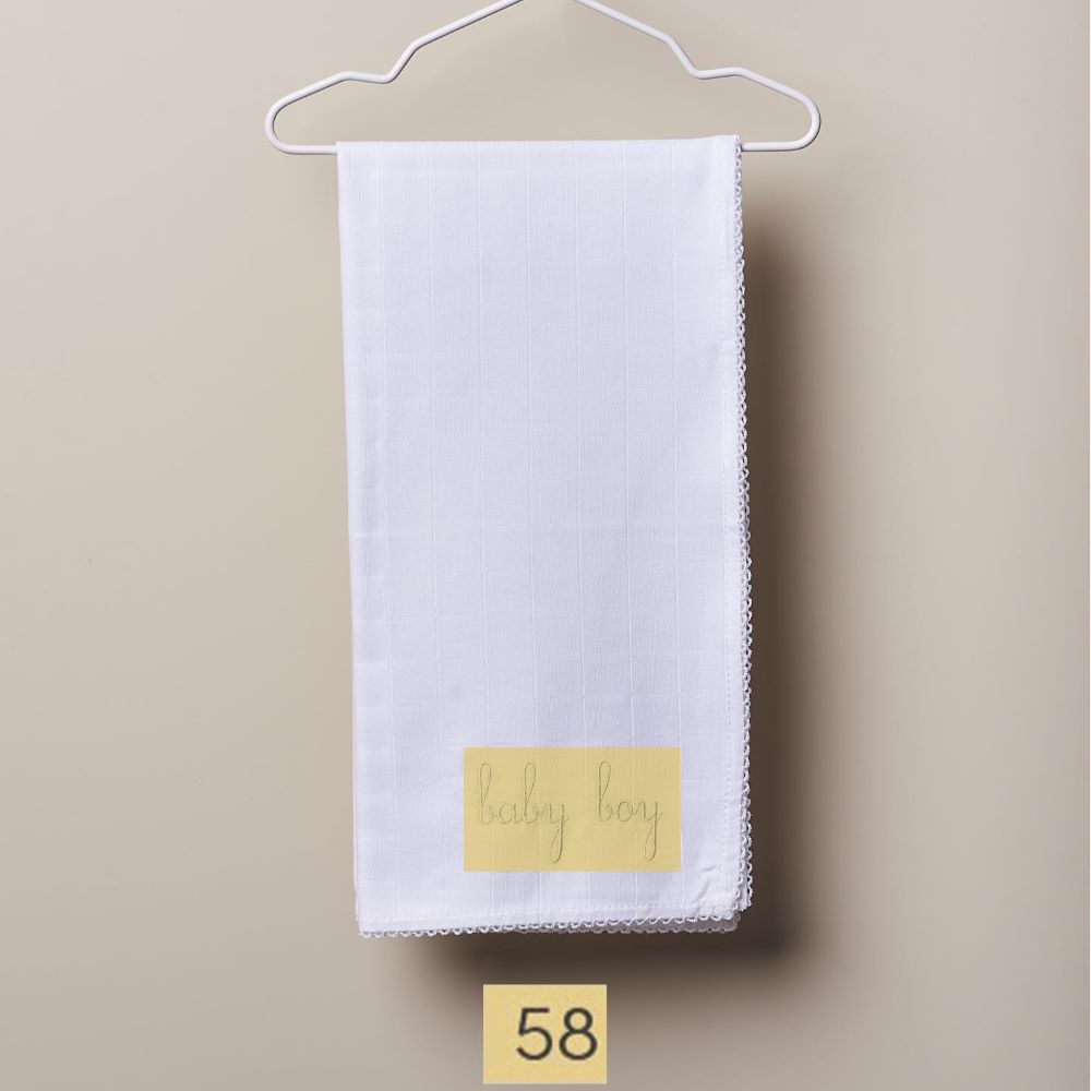 Fralda de pano bordada com as palavras "baby boy" | BOUNDLESS LOVE - Wedoble