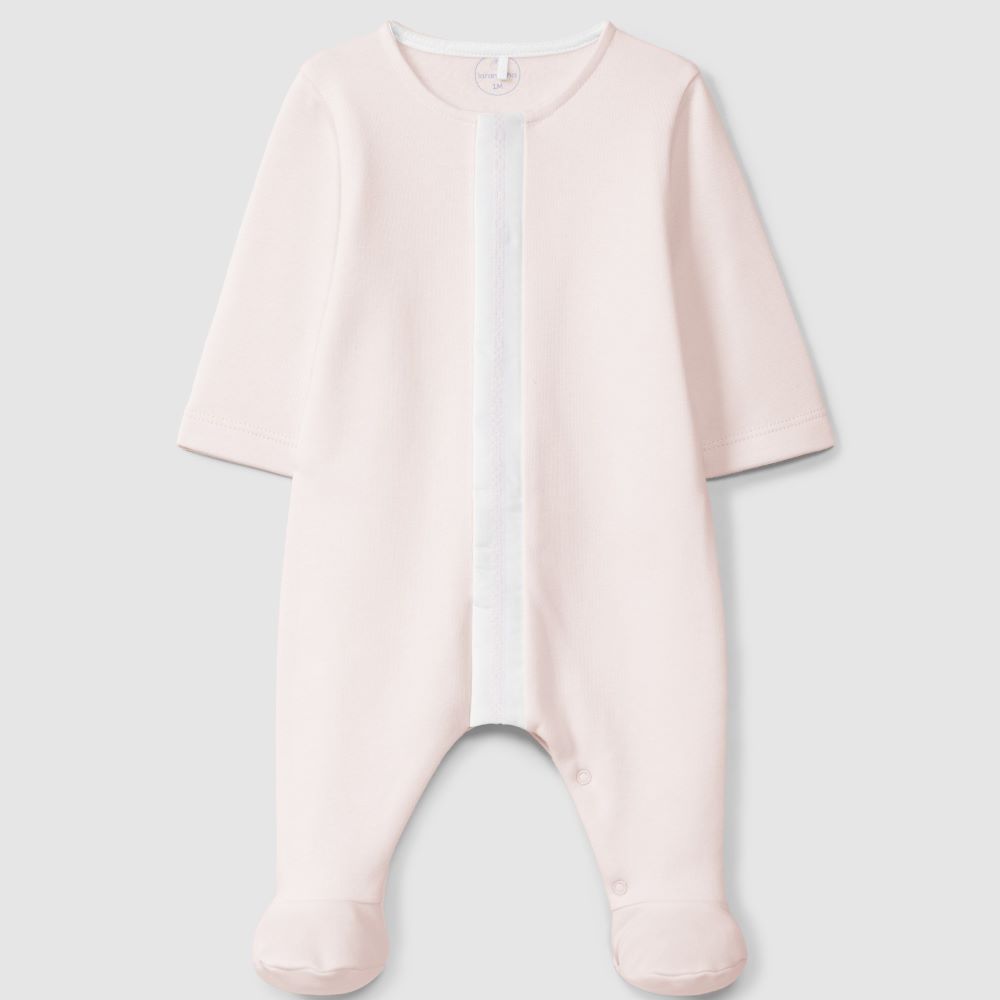 Babygrow com detalhe de bordado em ponto cruz rosa - Laranjinha