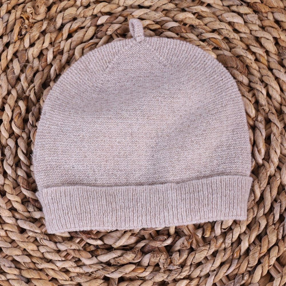 Gorro tricotado em lã merino e caxemira Beije | LITTLE LOVE - Wedoble