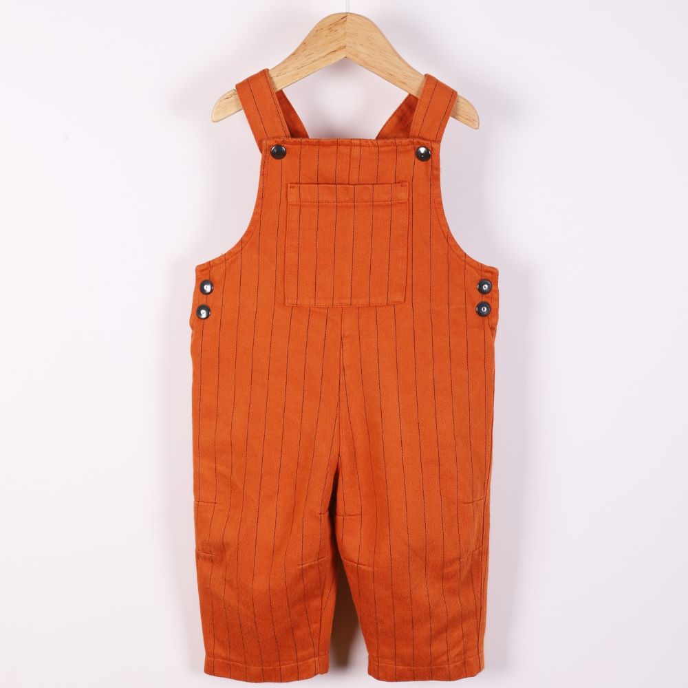 Jardineiras de sarja às riscas | WEDOBLE PLAY - Wedoble