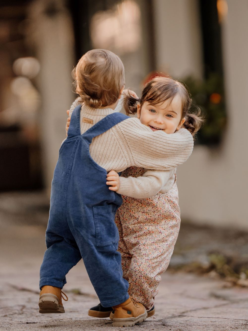 Jardineiras de algodão com padrão floral | SCHOOL AND FUN - Wedoble