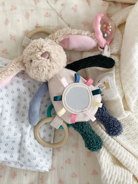 Peluche Bunny de Actividades sensoriais de bebé - Fanga Fontana - Konges slojd