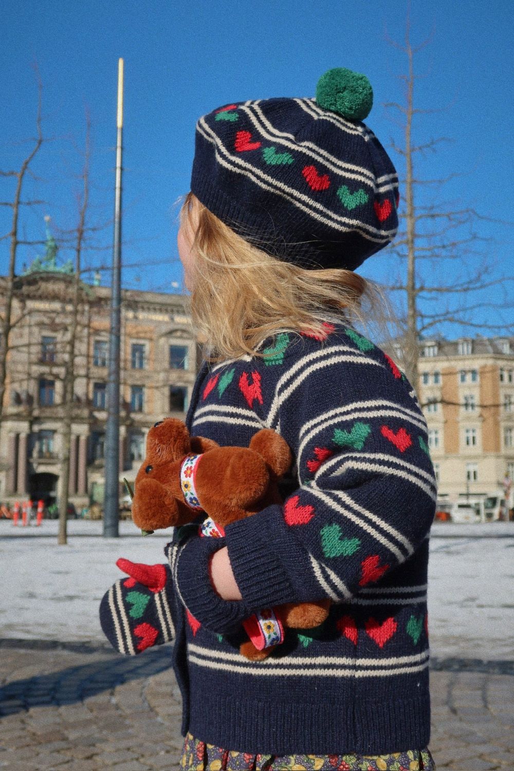 Peluche Cão Salsicha em caixa presente - Konges Slojd