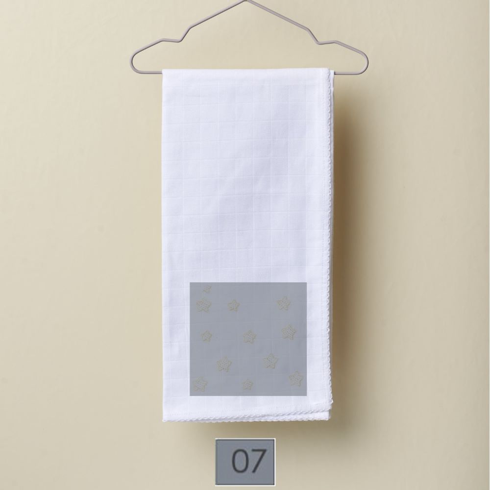 Fralda de pano bordada com pequenas estrelinhas | BOUNDLESS LOVE - Wedoble