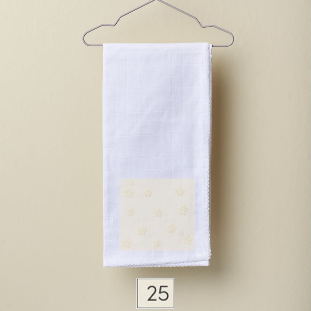 Fralda de pano bordada com pequenas estrelinhas | BOUNDLESS LOVE - Wedoble
