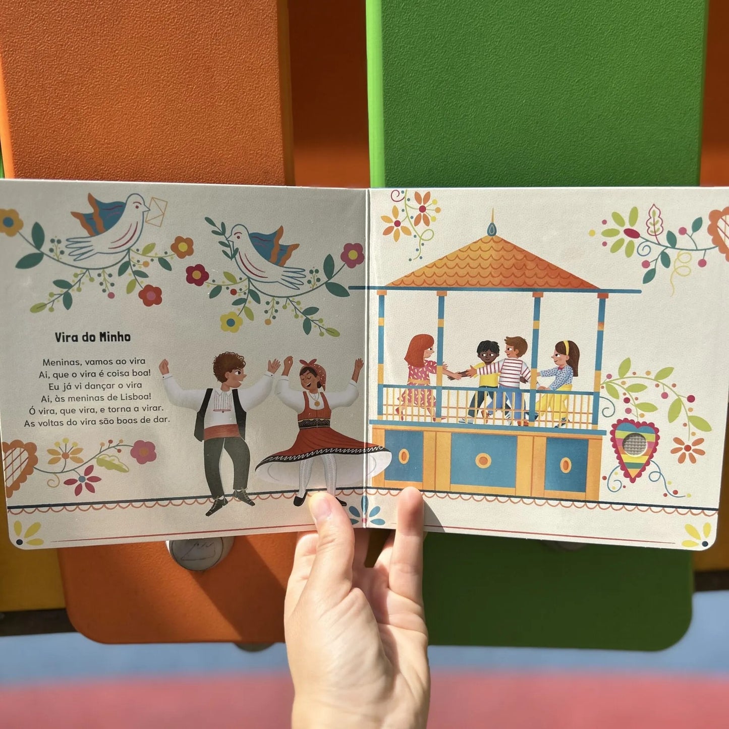 Livro Musical "Olaré" - Cucoo